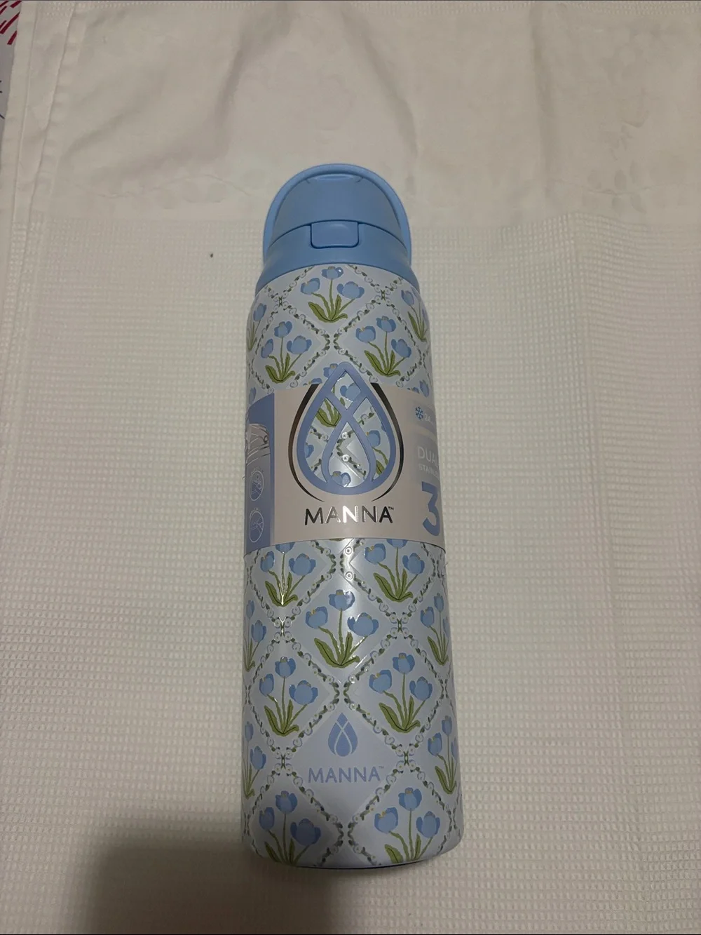 NWT blue floral beverage tumbler